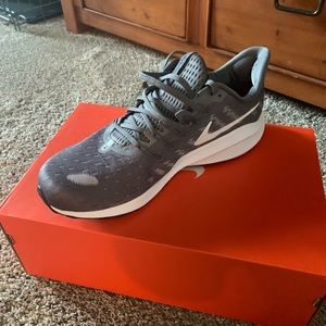 Mens nike air zoom vomero 14 size 10.5 wide. Brand new in the box.